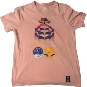 The Nike Tee Men’s Medium Pink Graphic Tee